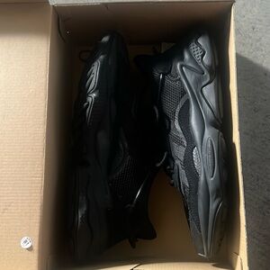 Men’s Adidas Ozweego - Black